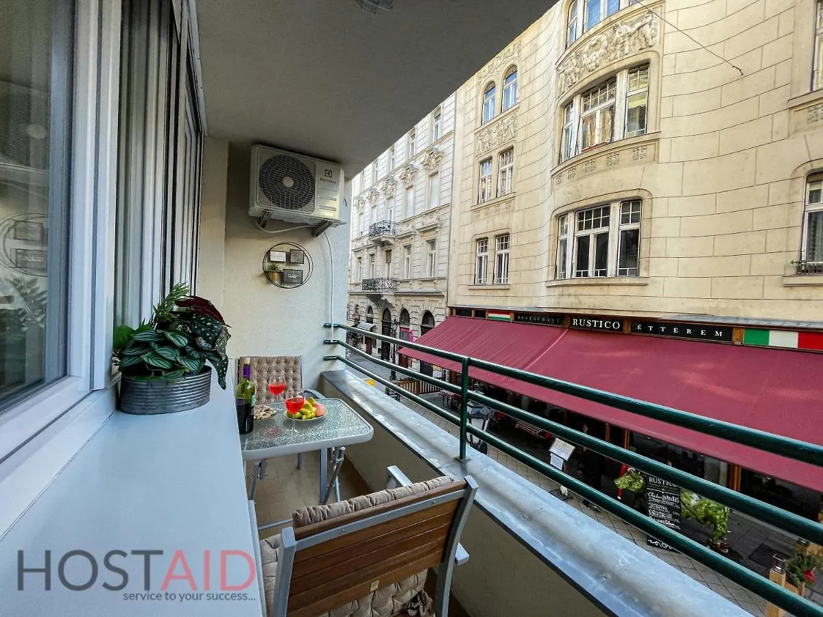 V68 Design Apartment - Hostaid Budapest
