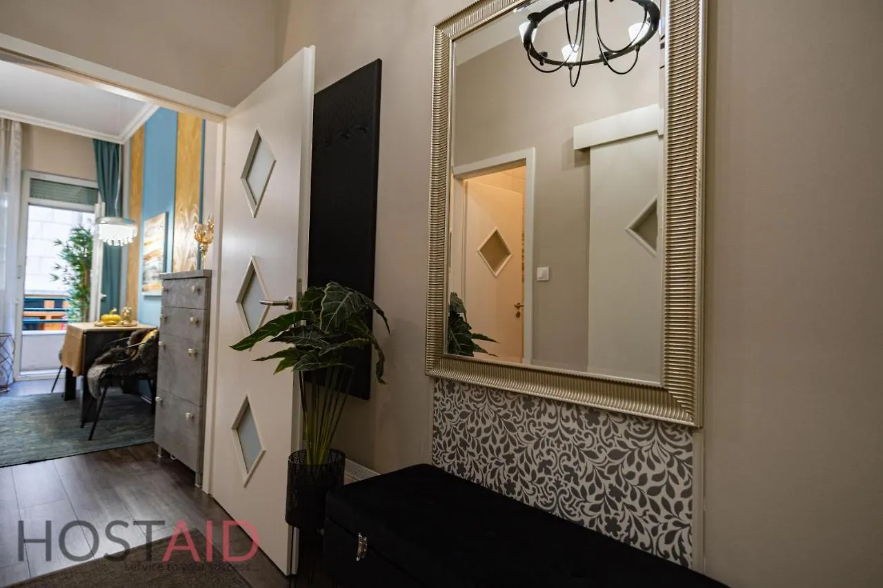 V68 Design Apartment - Hostaid Budapest Hungary