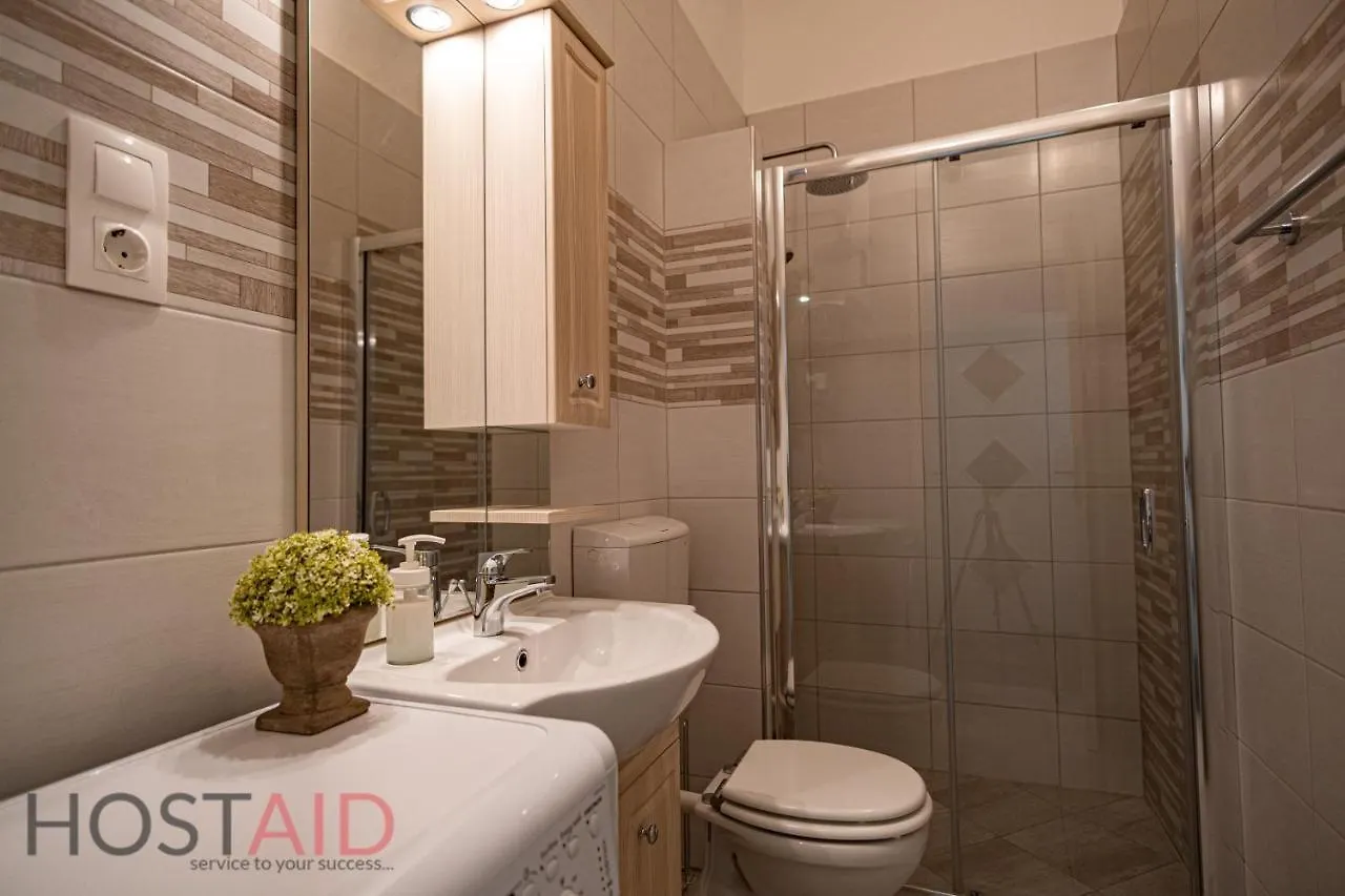 V68 Design Apartment - Hostaid Budapest