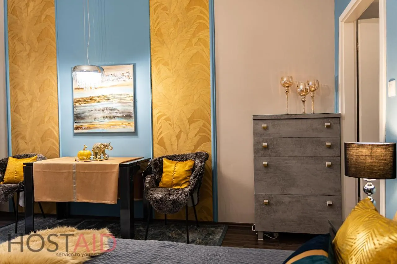 V68 Design Apartment - Hostaid Budapest