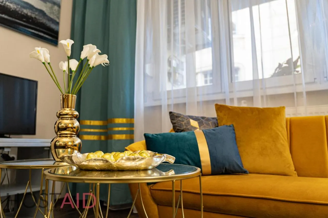 V68 Design Apartment - Hostaid Budapest