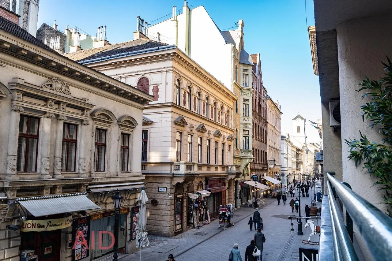 V68 Design Apartment - Hostaid Budapest