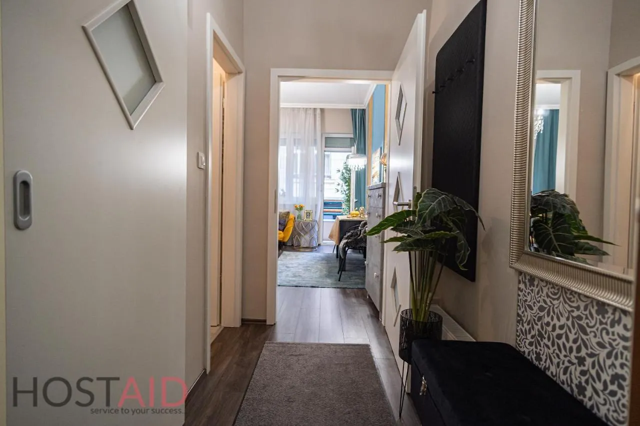 V68 Design Apartment - Hostaid Budapest