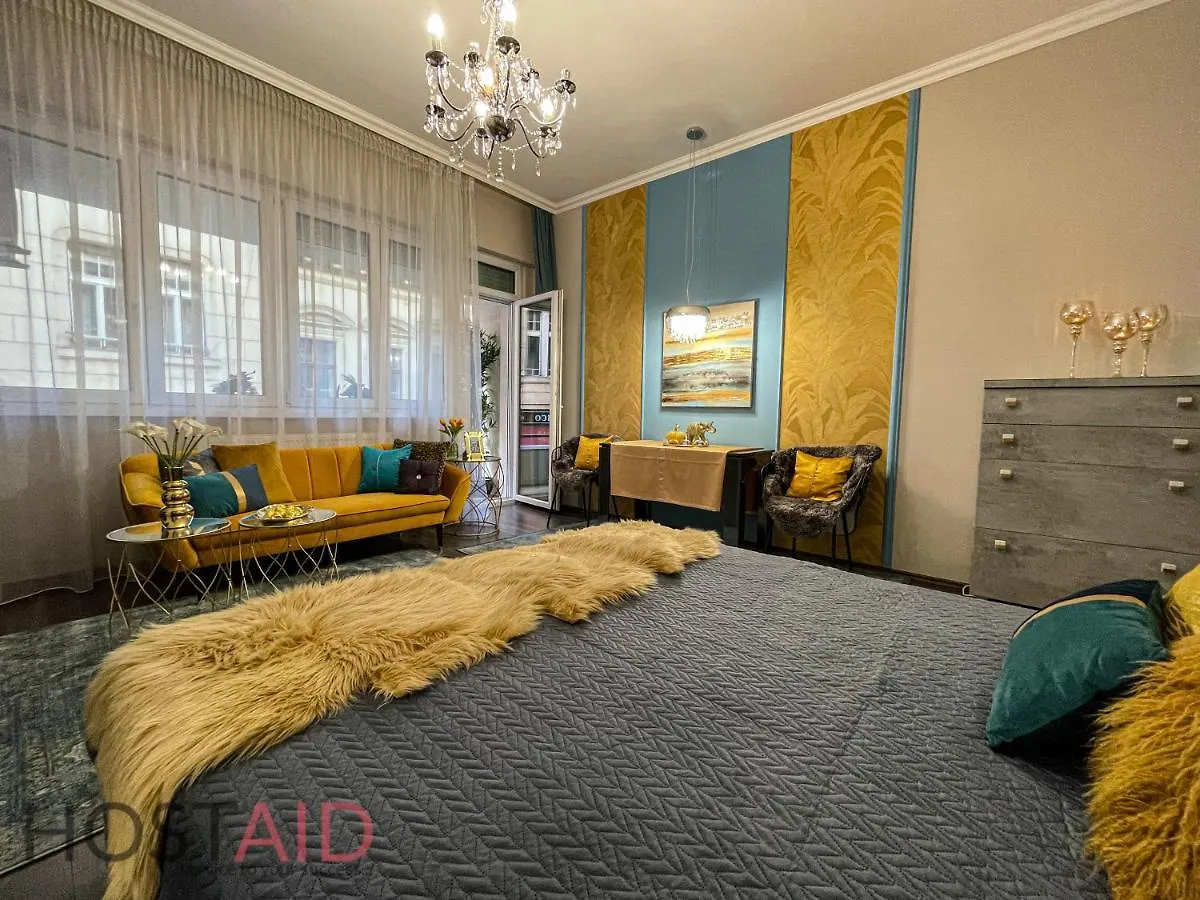 V68 Design Apartment - Hostaid Budapest Hungary